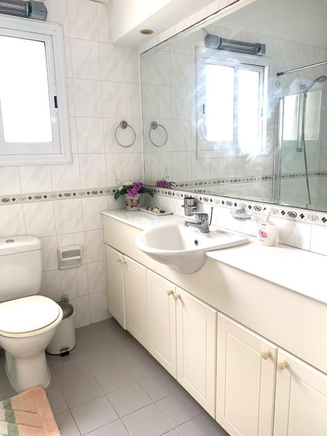 Limnaria Gardens Two Bedroom Apartment With Balcony Пафос Экстерьер фото